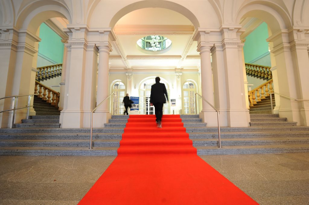 [Eingang Haus der Wirtschaft]